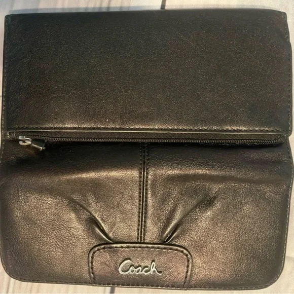 Coach Black Leather Essentials Poppy Trifold Wallet EUC​ - Picture 4 of 10